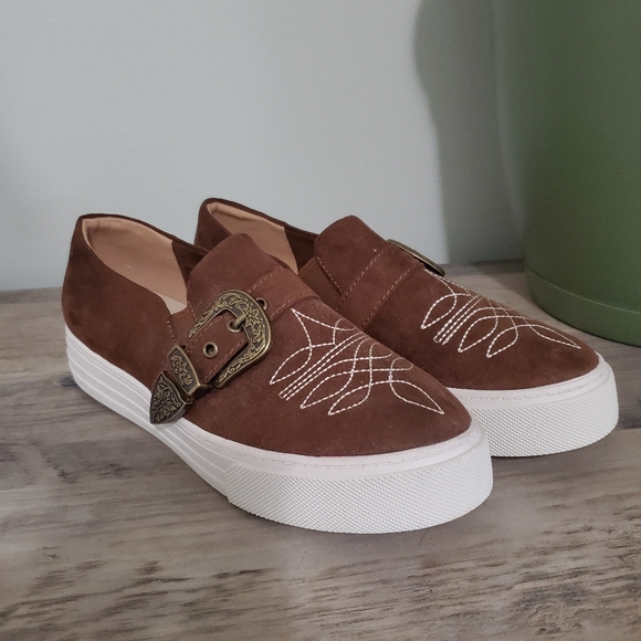 ariat unbridled slip on